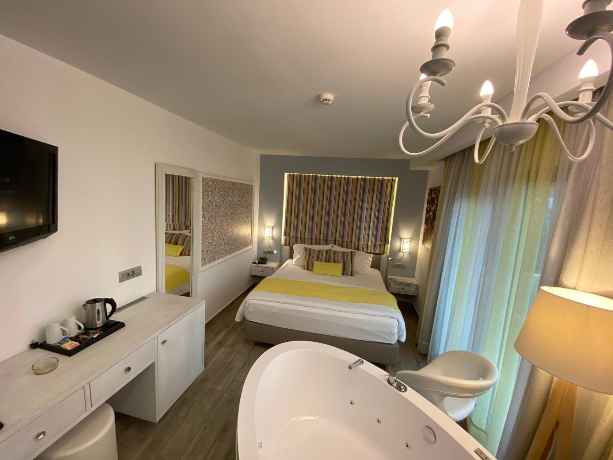 Kyknos Beach Hotel & Bungalows Malia Eksteriør billede